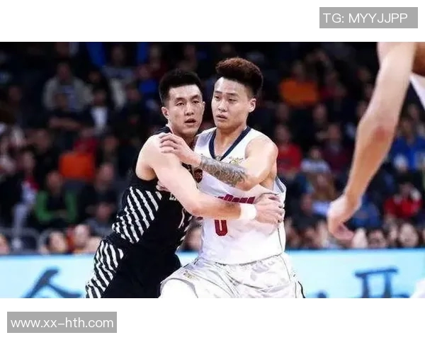 郭艾伦半场精彩表现连得7分2板展现进攻端实力与技巧