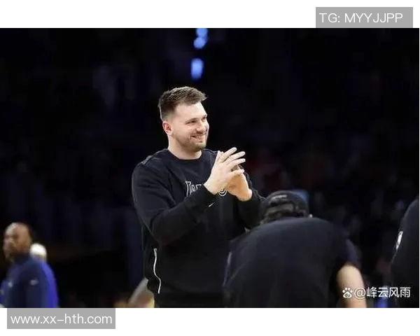 米勒质疑东契奇防守态度为何不积极协防只会摆手表示无奈